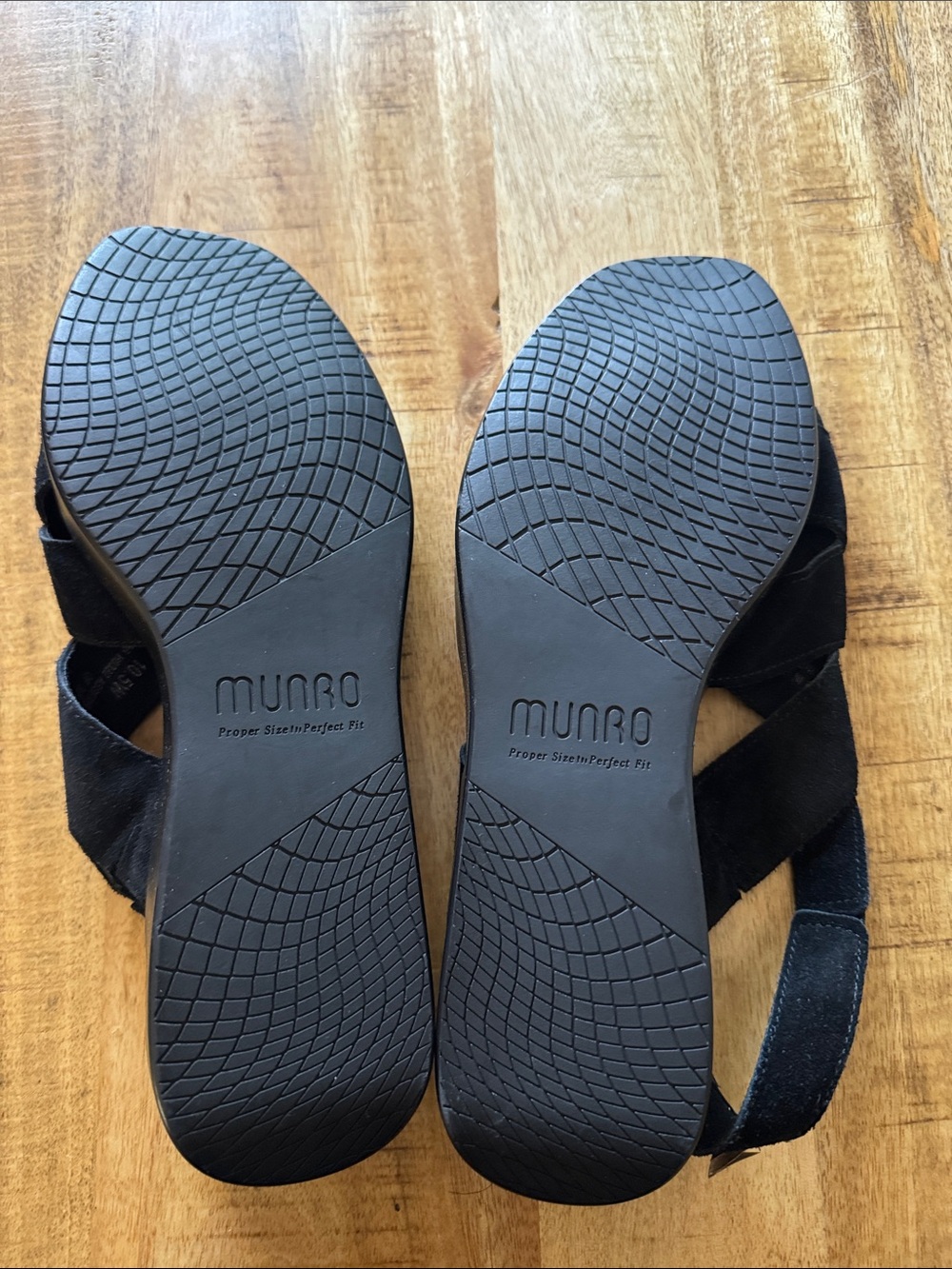 Munro Micah Women's Black Leather Crisscross Slingback Sandals 10.5 10 1/2 NEW - Picture 4 of 5